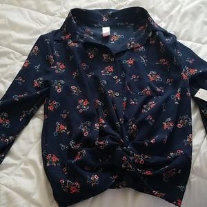 Floral long sleeve top. Navy
